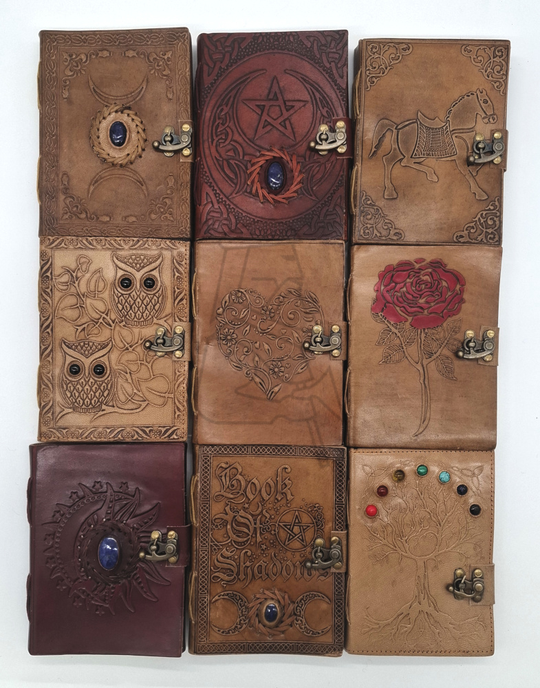 Læderindbundet notesbog / Leather-bound notebook / Ledergebundenes Notizbuch