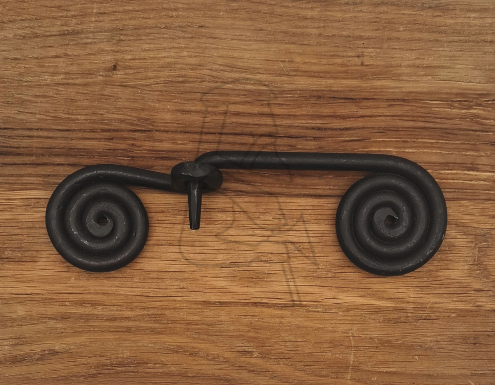 Øjenlås i smedejern med orm-motiv / Wrought iron eye bolt with serpent motif / Schmiedeeisen-Ösenverschluss mit Schlangenmotiv